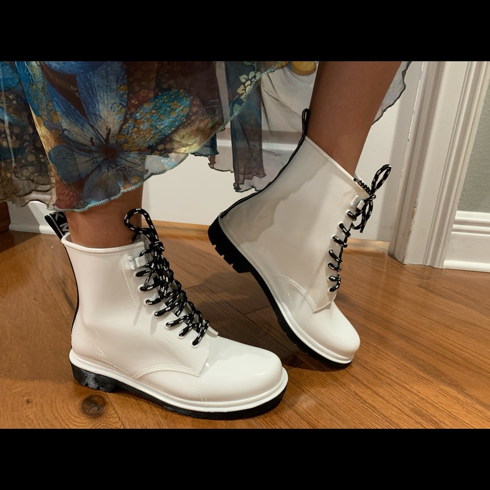 MICHAEL KORS Tavie Logo Tape Lace-Up Rain Boot